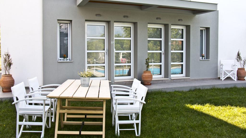 Aristotelia Gi Ikies - Olympiada Poolside Retreats Exterior foto